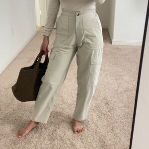 Lululemon Light Utilitech Cargo Pocket High-Rise Pant